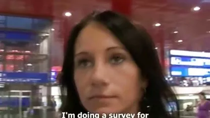 एक युवा, कपटी छात्र अपने आभासी फुल एचडी सेक्स मूवी दोस्तों के लिए एक वेबकैम के सामने खुद को चोदता है