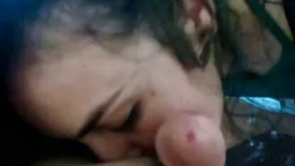 गोरे लोग एक बड़े मोटे काले आदमी का लिंग फुल सेक्सी इंडियन मूवी चूसते हैं और शौचालय में गुदा में चुदाई करते हैं