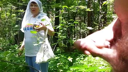 एक युवा ब्लौंडी एक थरथानेवाला के साथ भगशेफ को उत्तेजित करता है और सेक्सी बीएफ वीडियो फुल मूवी गुदा में चुदाई करता है