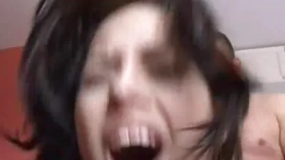 कुतिया अपने घुटनों पर बैठ गई और एक शांत डिक को सेक्सी वीडियो फुल मूवी वीडियो चूसा