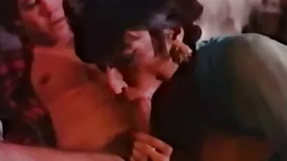 जबकि पत्नी एक नकाब के साथ सेक्सी मूवी फुल हड हिंदी मे बैठी है, एक परिपक्व व्यक्ति ने अपने ब्यूटीशियन को गड़बड़ कर दिया