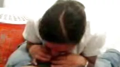 दोस्त ने गली में एक लड़की को उठाया फुल मूवी सेक्सी वीडियो में और उसे कार में अपने डिक को चूसने के लिए कहा