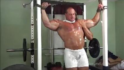 गोरा खुद को एक गुलाबी डिल्डो के साथ ब्लू पिक्चर सेक्सी फुल मूवी दुलार करना पसंद करता है