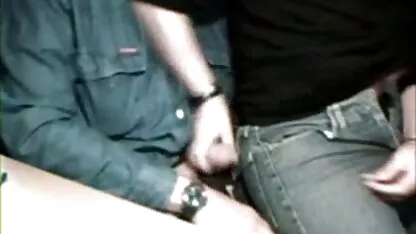 कुतिया जिसके कूल्हों पर एक मोटी स्ट्रैपआन लटकती है, ने उसकी दो गर्लफ्रेंड को आमंत्रित किया और उसे गुलाम बनाकर कैंसर में सेक्सी वीडियो सेक्सी वीडियो फुल मूवी एचडी डाल दिया और उसकी आँखों के सामने, गांड में कड़ी मेहनत की