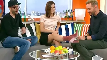 मिस्सी मार्टिनेज अपने दोस्त की चूत में वाइब्रेटर से सेक्सी फिल्म फुल वीडियो खेलती है