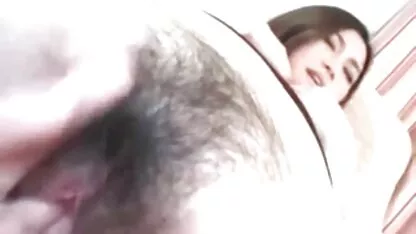 एक युवा, सेक्सी बच्चा एक काले आदमी ब्लू सेक्सी फुल मूवी के लिंग पर गुदा बैठता है