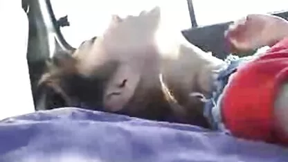 एक अमीर अरबी शेख सोफे पर अपने बस्टी कंसीबिन फुल एचडी एक्स एक्स मूवी को चोदता है