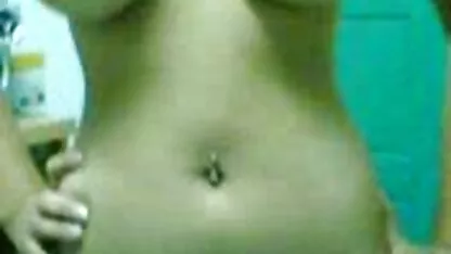 एक छात्रावास में तीन बीएफ सेक्सी मूवी वीडियो फुल एचडी कामुक कुतिया चाटते हैं