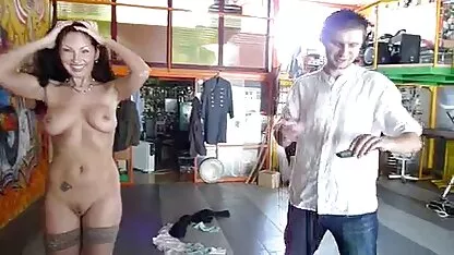 बॉस ने सेक्रेटरी की पैंटी को धकेला और चूत में घुसा दिया सेक्स वीडियो मूवी एचडी फुल