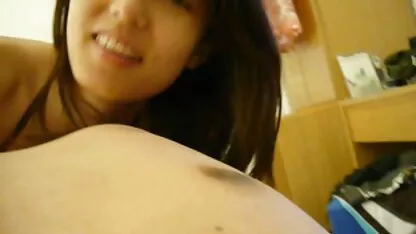 कुतिया एक मोटी, रबर डिक चूसती है, और एक दोस्त ने उसे पीछे से मिलाया और उसे अपने मोटे डिक के साथ फुल सेक्सी मूवी वीडियो बेकार कर दिया