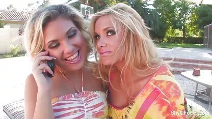 लड़का उसे बर्दाश्त नहीं कर सका, कुतिया को अपने घुटनों पर रख दिया, और फिर उसे उकसाना फुल सेक्सी मूवी एचडी में शुरू कर दिया, और फिर उसकी पैंटी उतार दी और चूत को चाटा। फिर उस आदमी ने गोरा बग़ल में डाल दिया और उसके पीछे से प्रवेश किया, और कमबख्त के लिए कुतिया के गुदा छेद का उपयोग किया