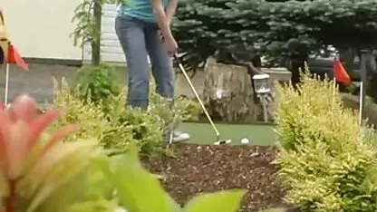 लड़का एक विशाल डिल्डो सेक्सी वीडियो हिंदी मूवी फुल एचडी पर बैठता है