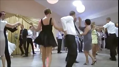 मसाज पार्लर के मालिक ने काम पर वीडियो सेक्सी फुल मूवी कमबख्त के लिए एक सुंदर मालिश करने वाले को दंडित किया