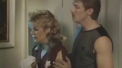 एक आदमी ने एक अंग्रेजी सेक्सी वीडियो फुल एचडी मूवी परिपक्व वेश्या के लिए cunnilingus बनाया और एक पाला बिल्ली में गड़बड़ कर दिया