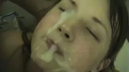 आदमी ने गुदा फुल मूवी सेक्स वीडियो को प्रशिक्षित किया और एक मोटी रबर हिस्सेदारी पर बैठता है