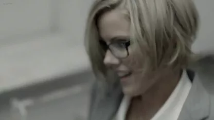 हैंडसम फुल सेक्सी फिल्में एक युवा श्यामला के गुदा को चाटता है और उसे अपने मोटे लिंग से चोदता है